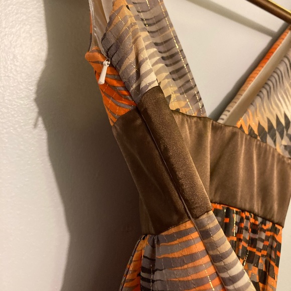 NWT, New,BCBG MaxAzria Chiffon Sleeveless Blouse - Picture 7 of 10